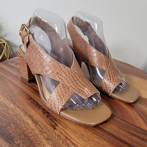 Donald Pliner Pasha Slingback Sandal Heels Croc Embossed Leather Size 7 - Picture 3 of 17